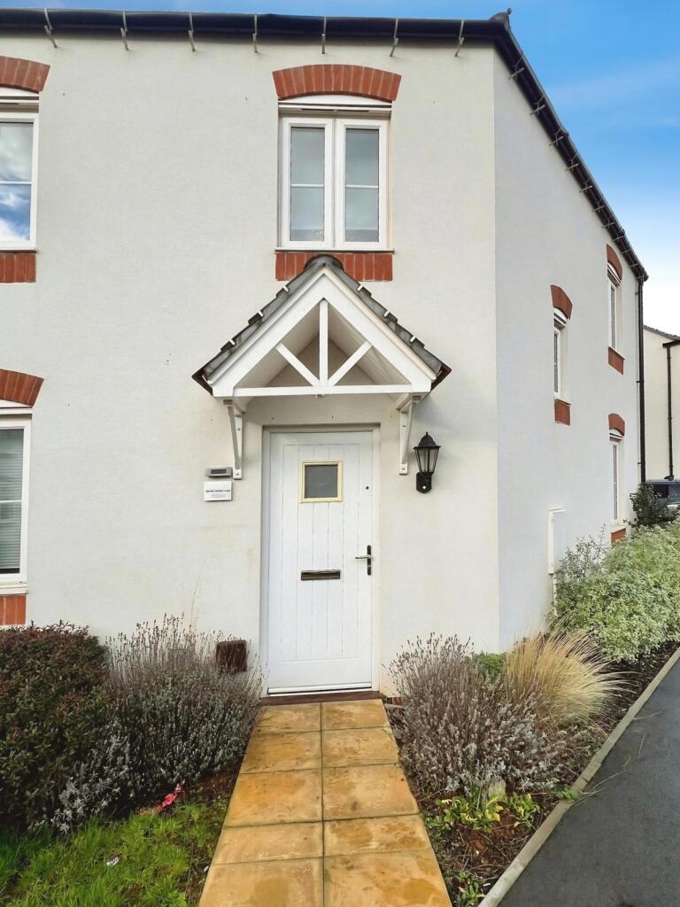 Main image of property: Maiden Road, Banbury, Oxfordshire, OX16
