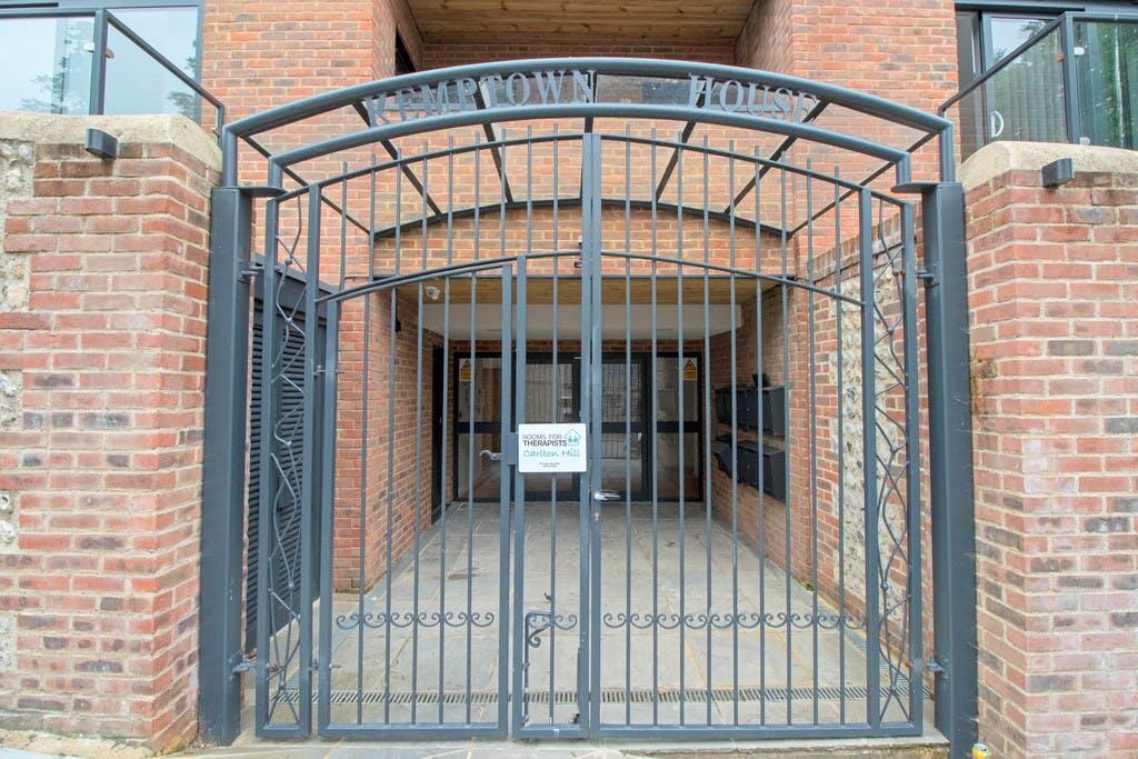 Main image of property: GROUND FLOOR UNIT, KEMPTOWN HOUSE, 72 CARLTON HILL, BRIGHTON, BN2 0GW