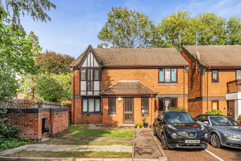 Main image of property: Elton Park, Nascot Wood, Watford WD17 4NW