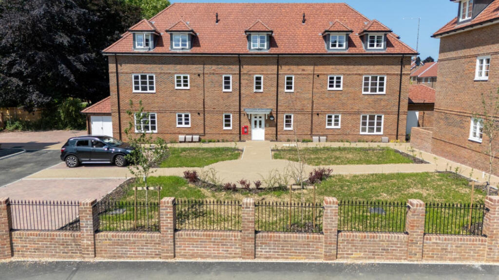 Main image of property: The Bindery,
Seymour Mews,
Petworth,

West Sussex
GU28 0FN