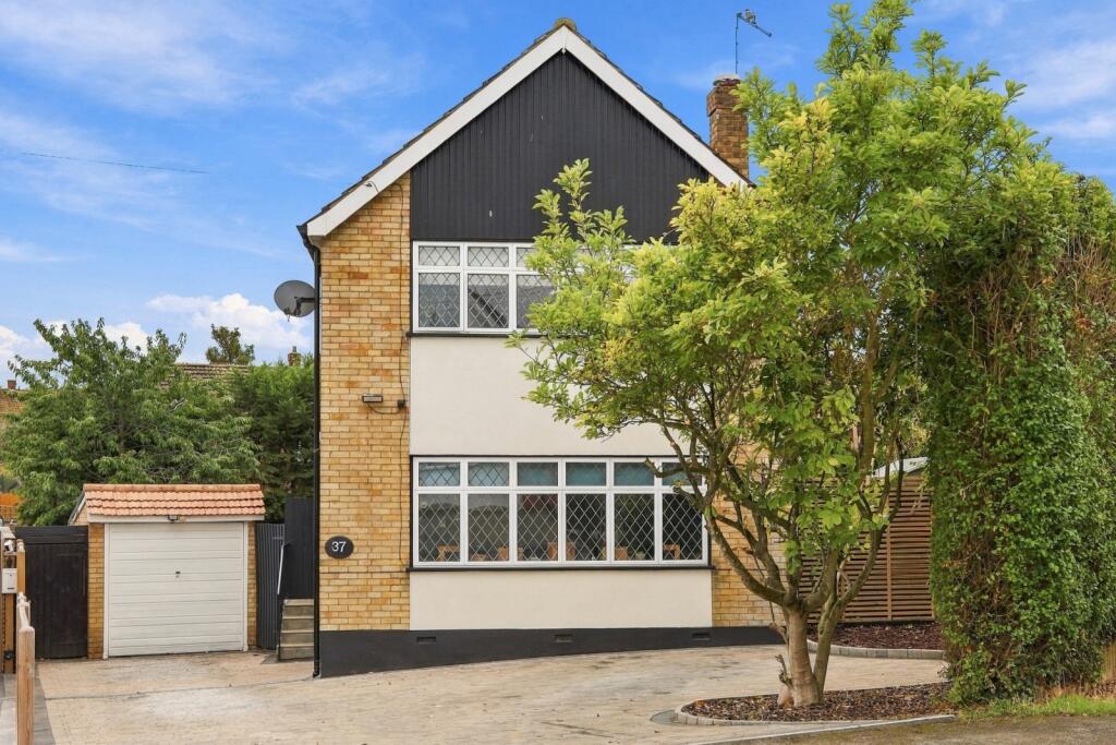Main image of property: The Gardens, Doddinghurst, CM15