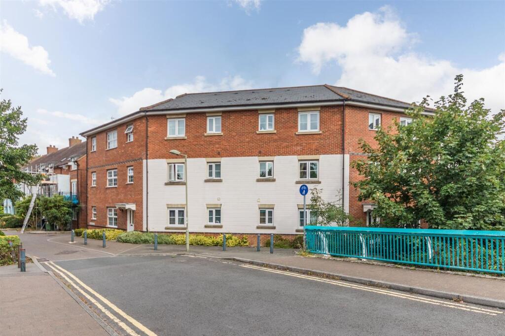 Main image of property: Smiths Wharf, Wantage, OX12