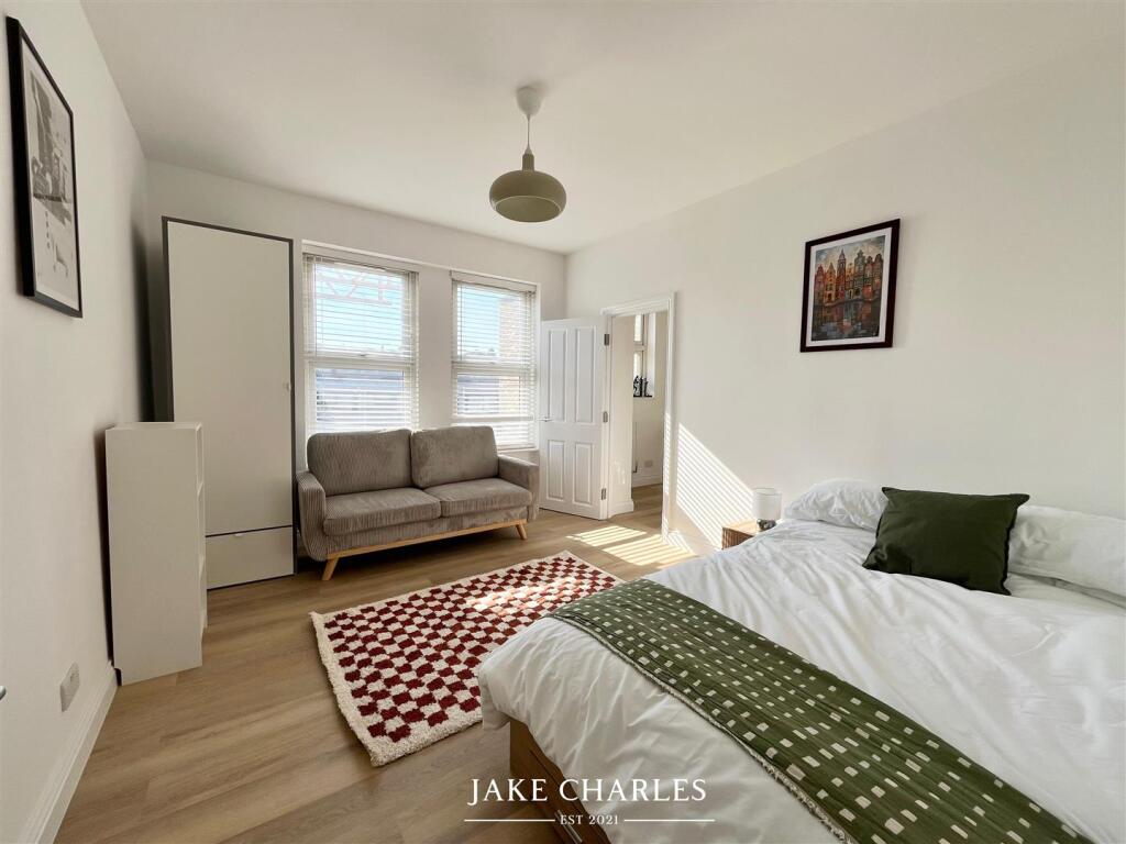 Main image of property: High Street, London