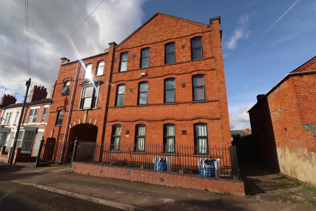 Main image of property: York Road, Rushden, Northamptonshire NN10