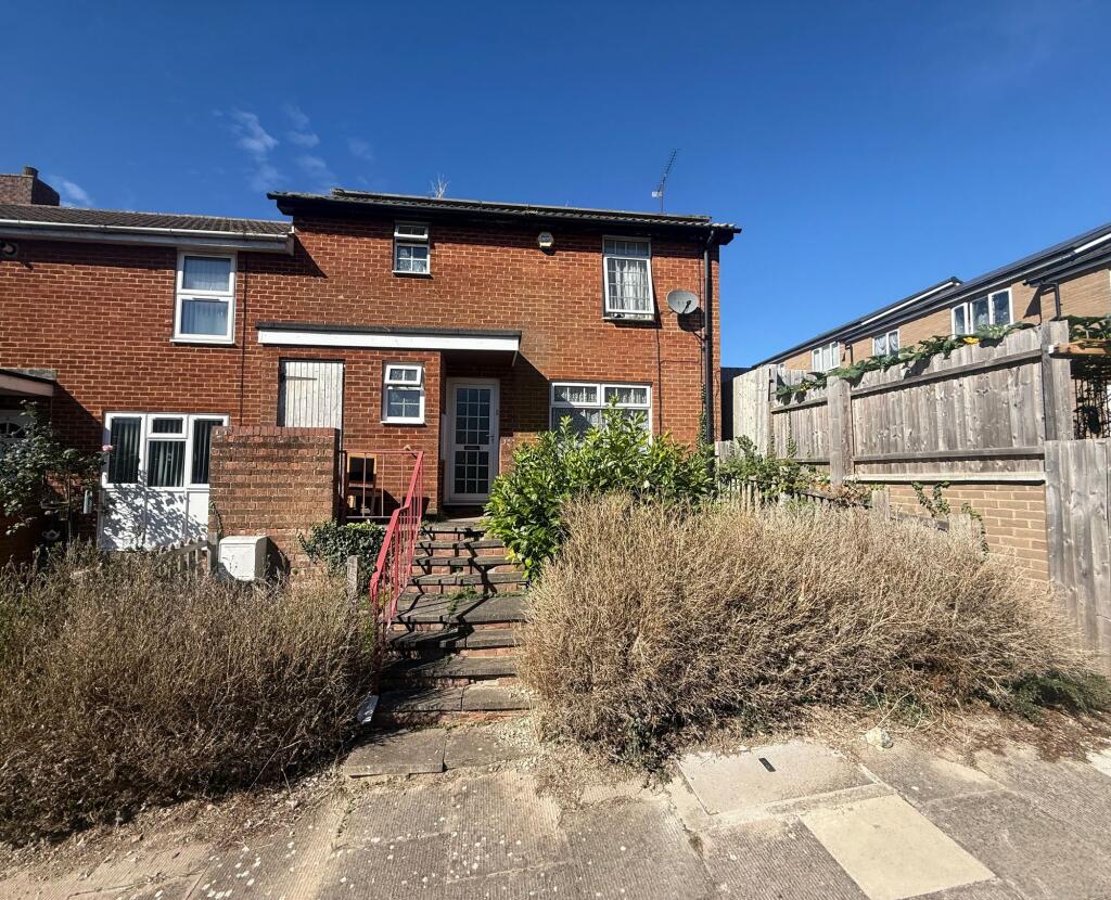 Main image of property: Morris Close, Luton, LU3