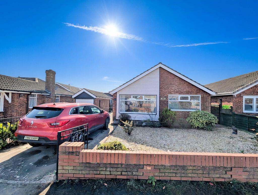 Main image of property: THE CRESCENT, HOLTON LE CLAY