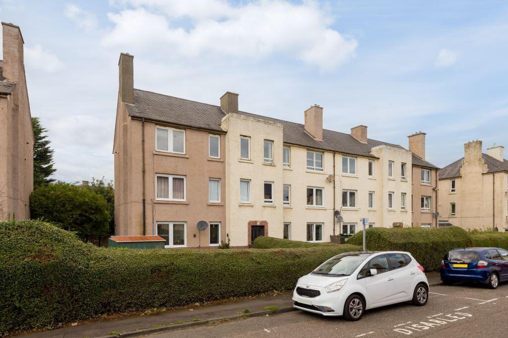Main image of property: 8/6 Granton Terrace, Edinburgh, EH5 1BQ