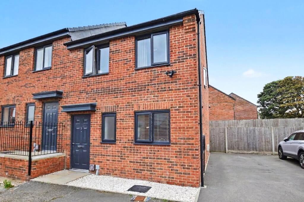 Main image of property: Calla Grove, Seacroft, Leeds, West Yorkshire