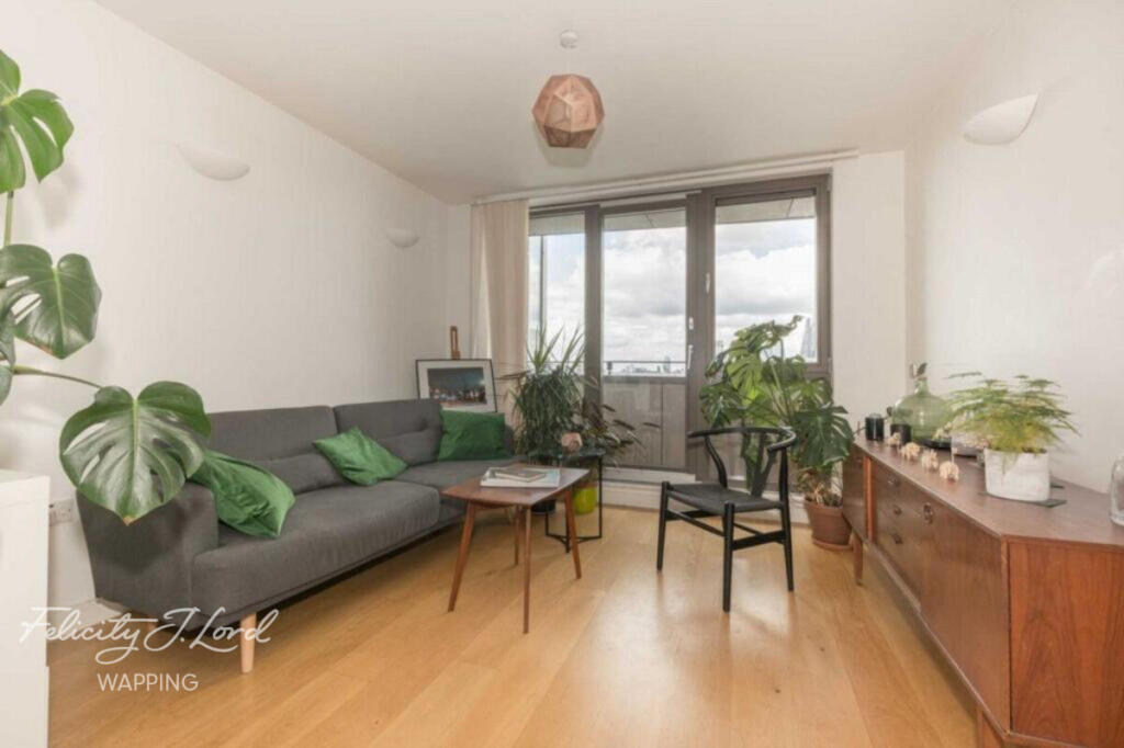 Main image of property: Spencer Way, London