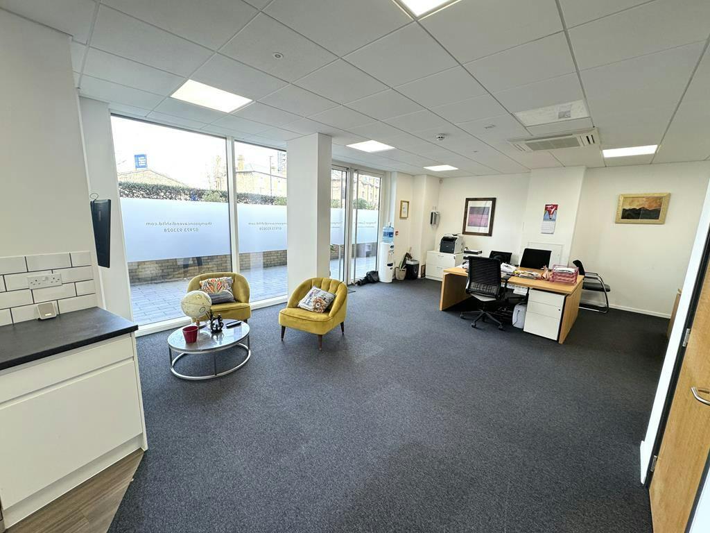 Main image of property: Unit 2, 8 Kew Bridge Road, Kew Bridge, Brentford, TW8 0FJ