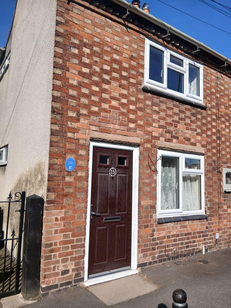 Main image of property: 15 Hinckley Road, Burbage, Hinckley, Leicestershire, LE10 2AF