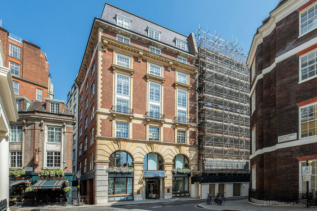 Main image of property: 2 Queen Anne's Gate Buildings, London, SW1H 9BP