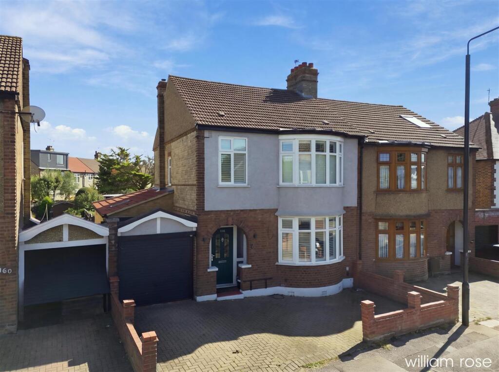 Main image of property: The Avenue, Highams Park