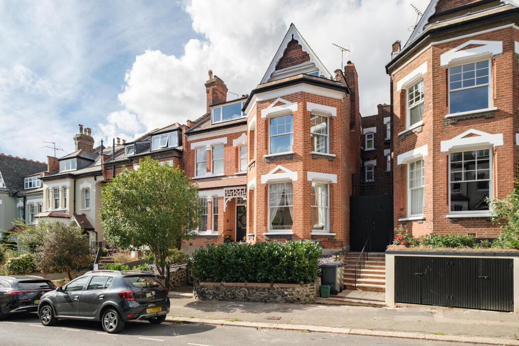 Main image of property: Church Crescent, London, N10
