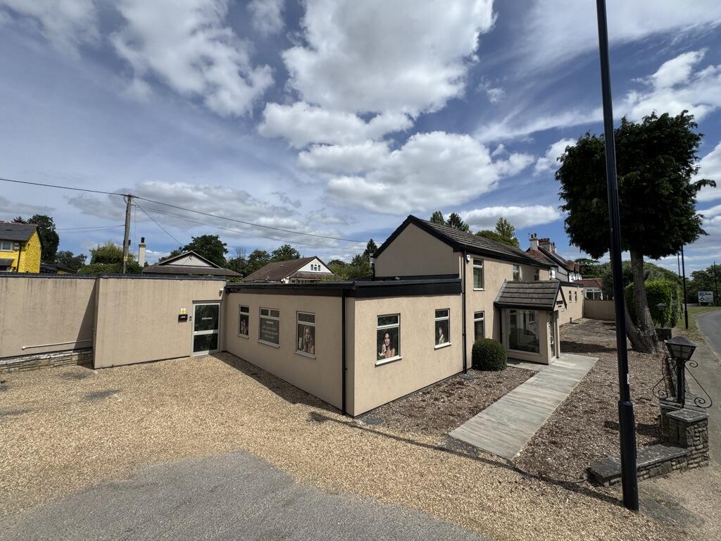 Main image of property: Trepadora House, Bath Road, Littlewick Green, Maidenhead, Berkshire, SL6 3QR