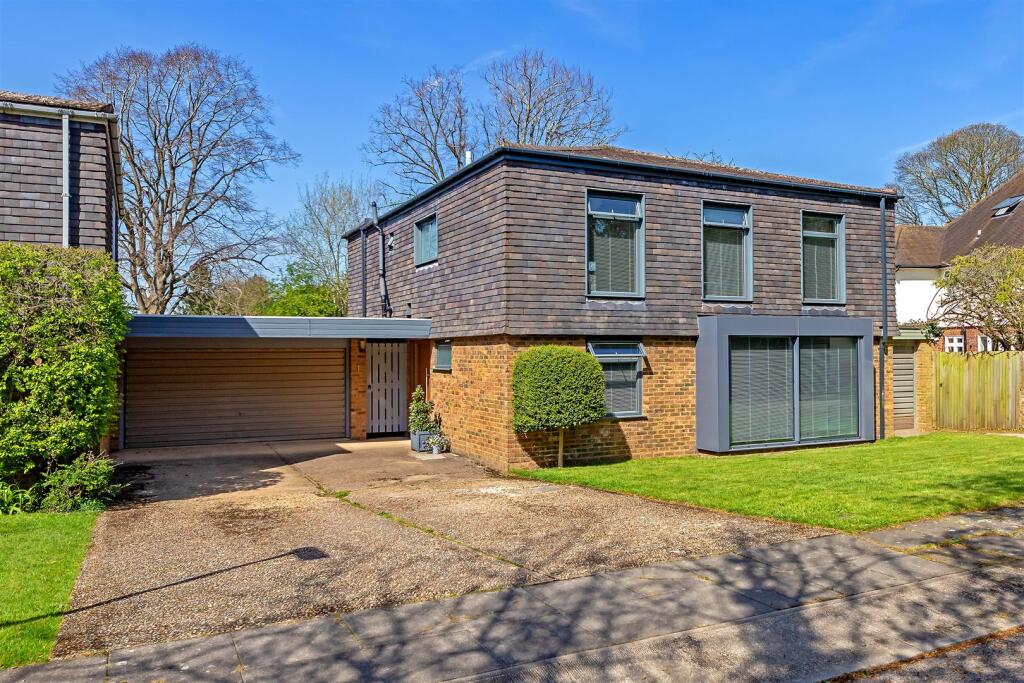 Main image of property: May Close, St. Albans