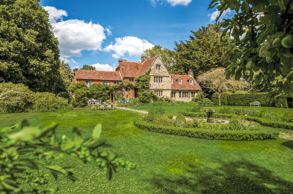 Main image of property: Sheepstreet Lane Etchingham