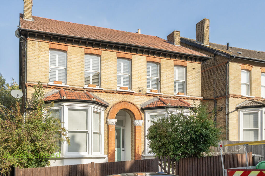 Main image of property: Bedwardine Road, London, SE19