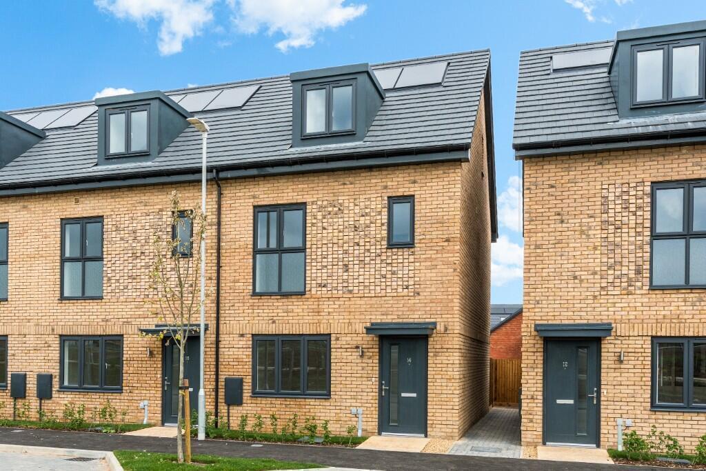 Main image of property: Oak Mead, Houghton Regis, Central Bedfordshire