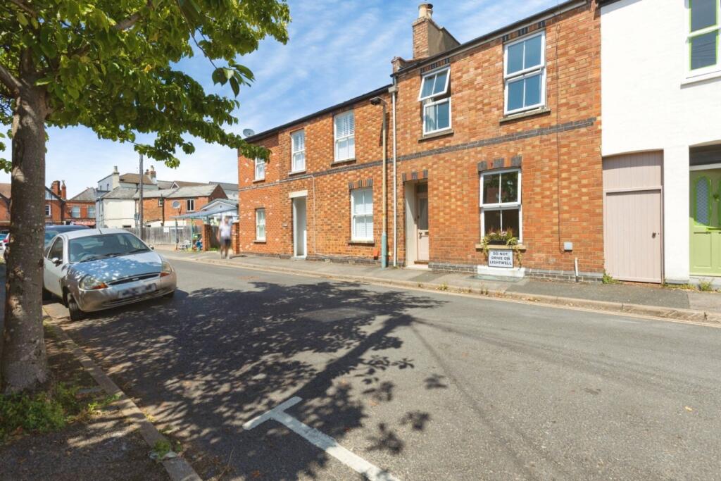 Main image of property: Naunton Parade, Cheltenham, Gloucestershire, GL53