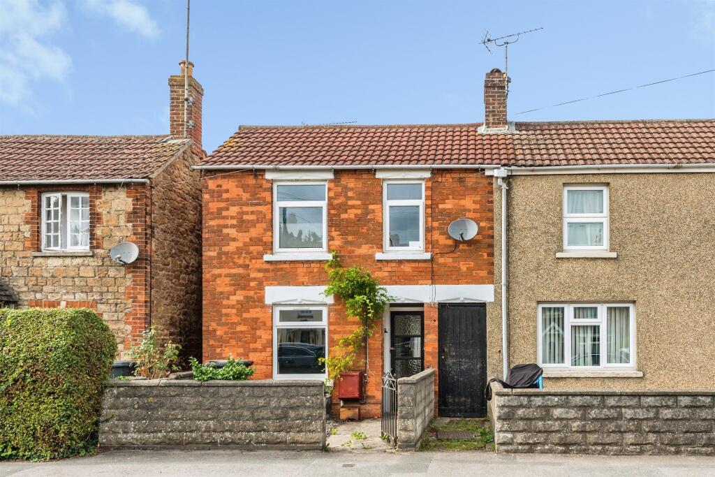 Main image of property: Kingsdown Road, Swindon