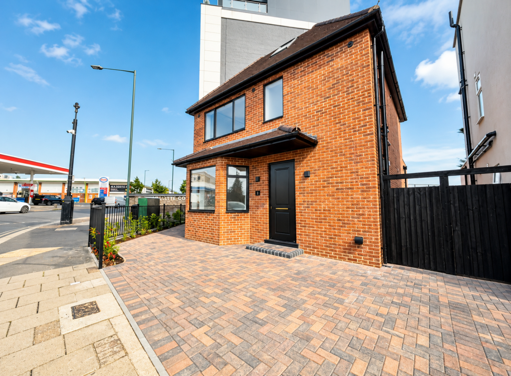 Main image of property: Barnet EN4