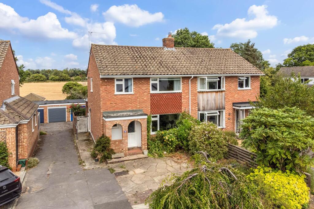 Main image of property: Elizabeth Close, Henley On Thames