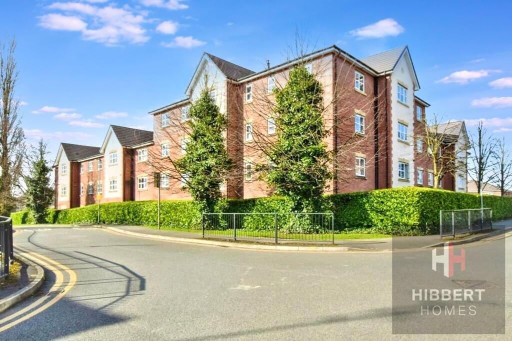 Main image of property: Lawnhurst Avenue, Baguley