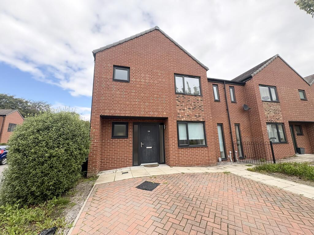 Main image of property: Magnalls Fold Close, Worsley, M28
