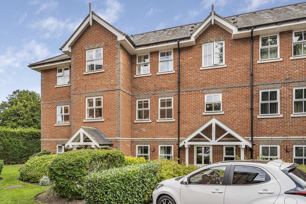 Main image of property: Harrison Close, Hitchin, SG4