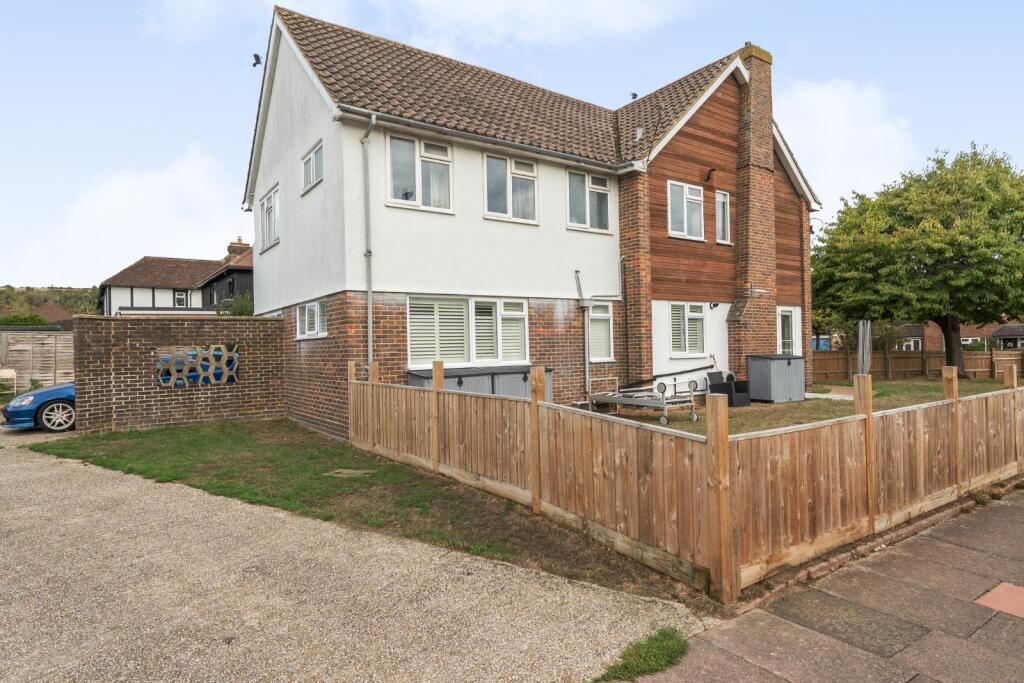 Main image of property: Cissbury Avenue, Findon Valley, Worthing, West Sussex, BN14