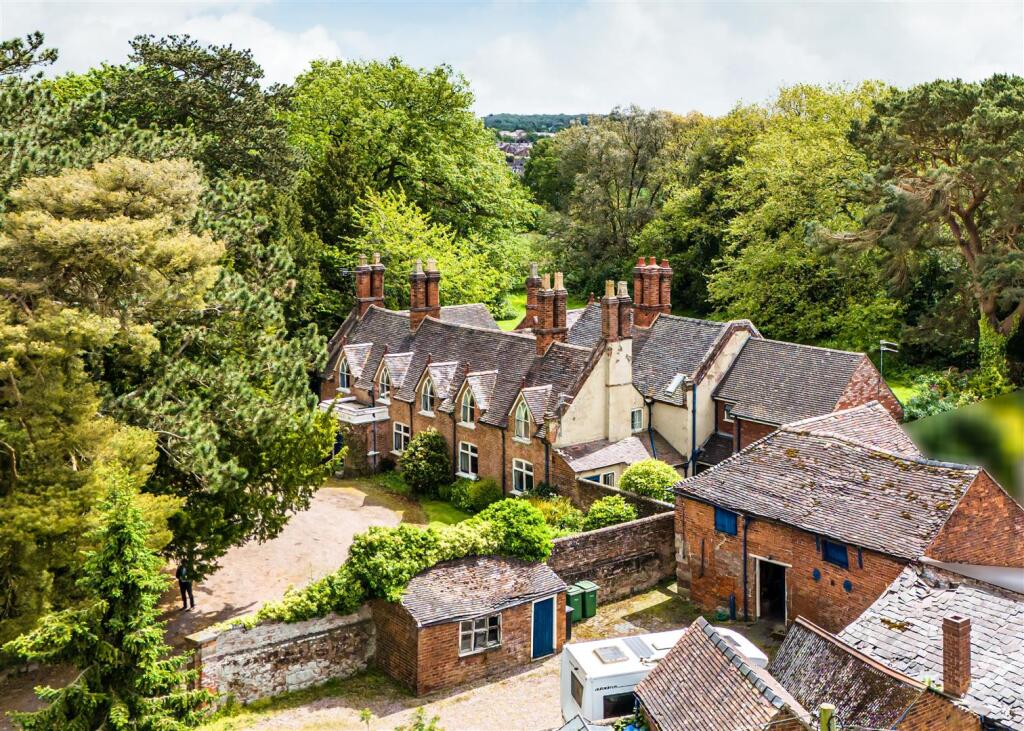 Main image of property: The Blue House, Albrighton, Wolverhampton, WV7 3AA