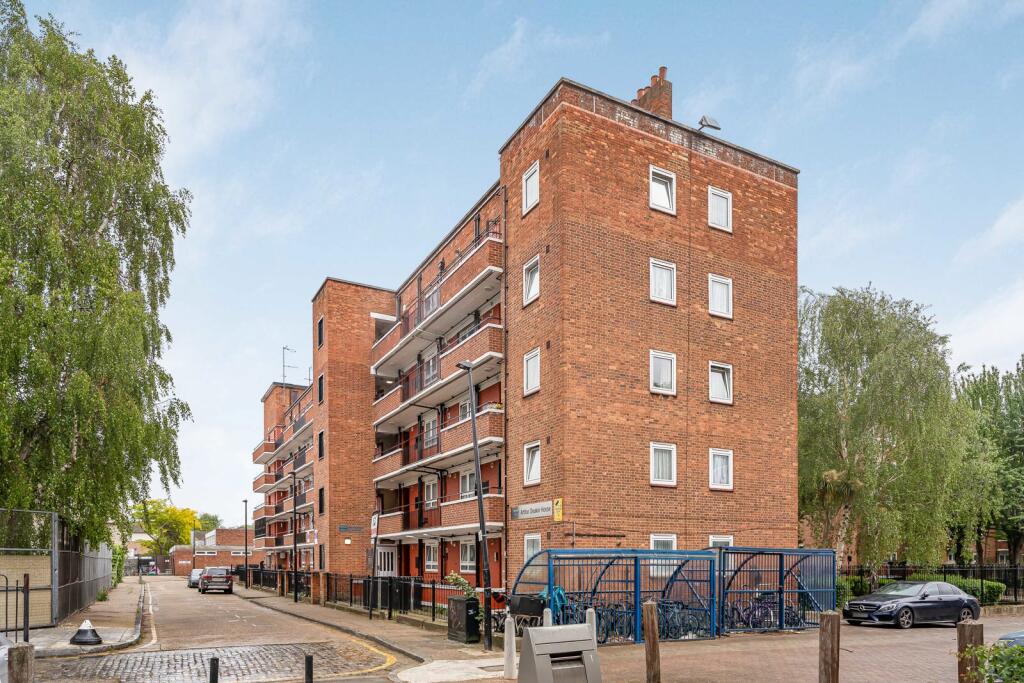 Main image of property: Hunton Street, London, E1
