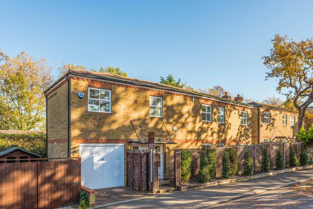 Main image of property: Alleyn Park, West Dulwich, SE21