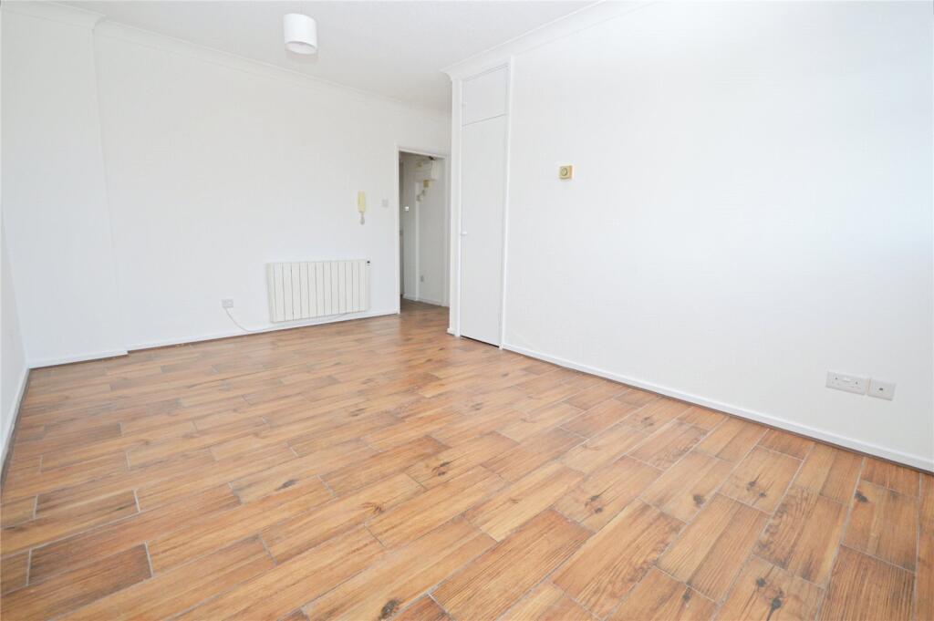 Main image of property: 121a Nelson Road, Whitton, Twickenham, TW2
