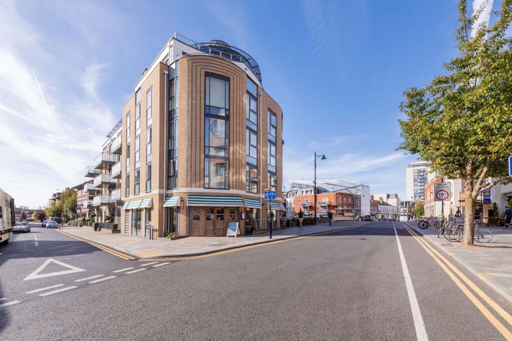 Main image of property: Bridge Avenue, Maidenhead, SL6