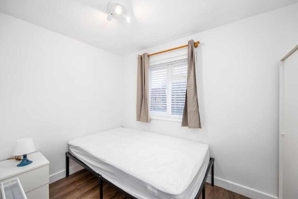 Main image of property: Room 5, 104 Kynaston Avenue, Aylesbury, Buckinghamshire