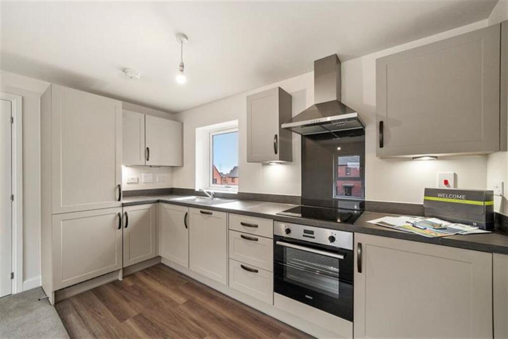 Main image of property: 2 bedroom property in Silver Birch Avenue, Dunstable