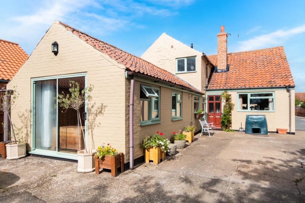 Main image of property: Main Street, Laneham, DN22