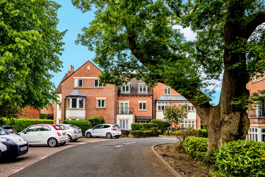 Main image of property: Hanson Mansions, Four Oaks Road, Sutton Coldfield, B74 2TJ