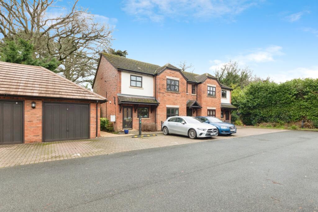Main image of property: Lode Lane, Solihull, West Midlands, B91