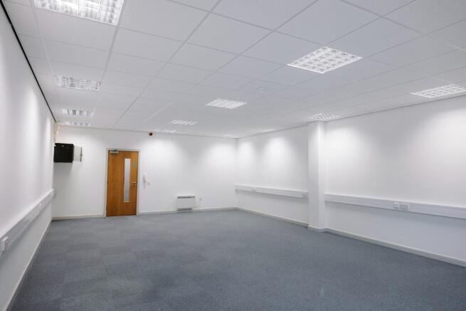 650 sq ft office