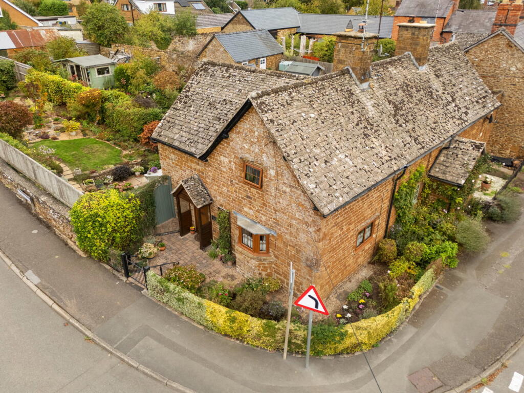 Main image of property: CHIPPING WARDEN, Banbury