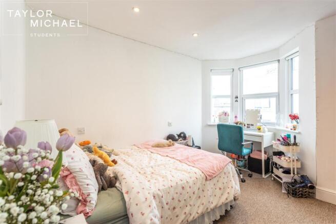 Upper Mais Bedroom