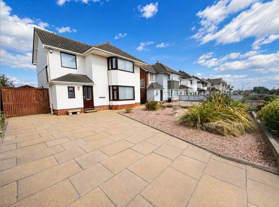 Main image of property: Burbo Bank Road South, Blundellsands, L23 6SW