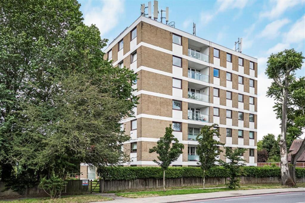 Main image of property: Roehampton Court, Barnes