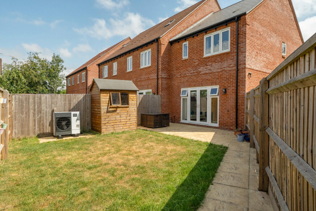 Main image of property: Chiltern Gardens, Woodcote, Reading, Oxfordshire, RG8