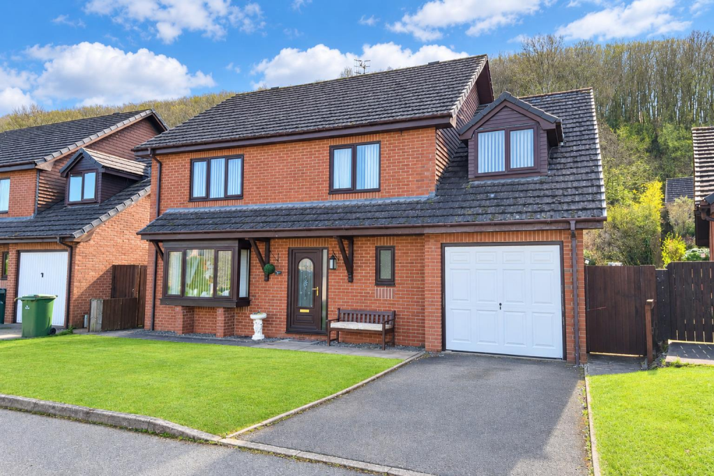 Main image of property: Jackets Close, Knighton