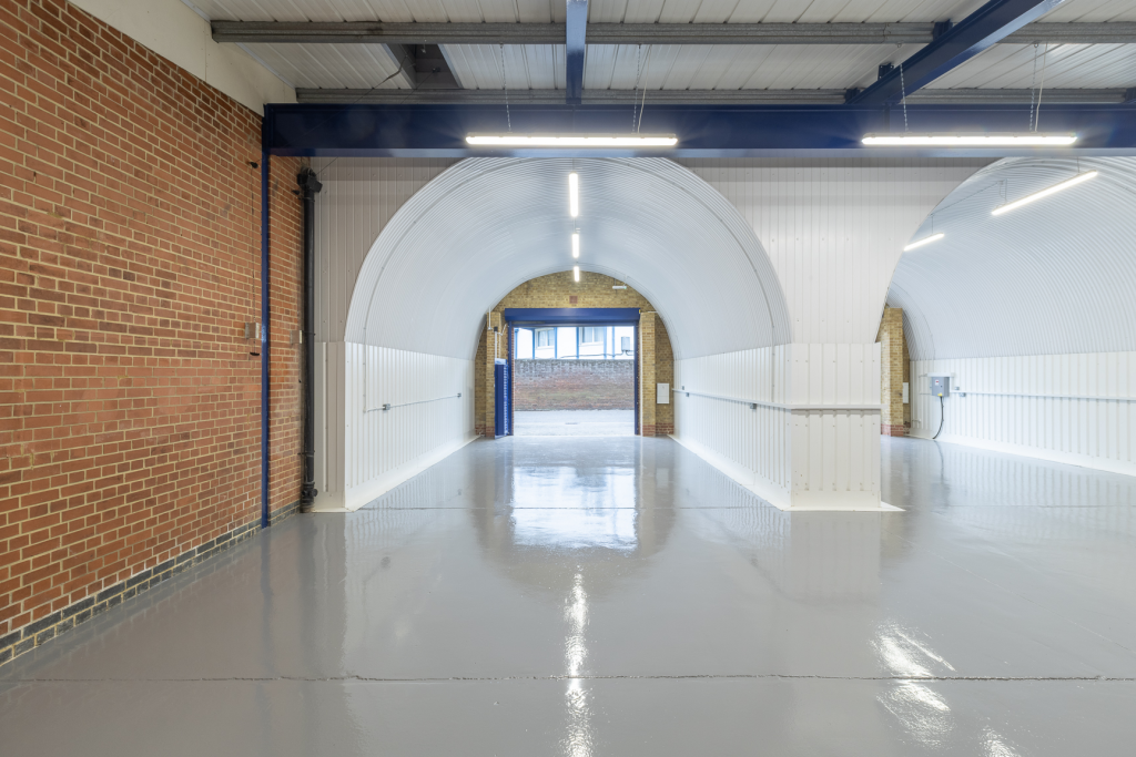 An empty arch with white lining