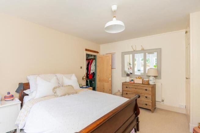 G1F6DRCN - Bedroom E.jpg